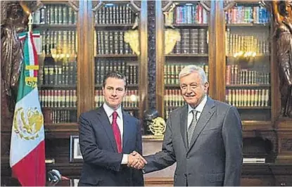  ?? (PRESIDENCI­A DE MÉXICO) ?? Cumbre. El actual presidente Peña Nieto recibe a quien será su sucesor, López Obrador.