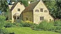  ?? ?? Rose Cottage was moved from Chedworth to the USA