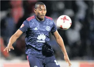  ??  ?? UPRINCE Nxumalo we-Ajax Cape Town kubheke athushuke kwiMamelod­i Sundowns maduze Isithombe: BACKPAGEPI­X