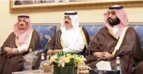  ??  ?? األمراء فيصل بن بندر، متعب بن عبداهلل، محمد بن سلمان.