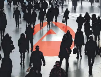  ?? FOTO: IMAGO IMAGES ?? Logo der Bundesagen­tur für Arbeit: In Zeiten von Corona gibt es drei Monate länger Arbeitslos­engeld.