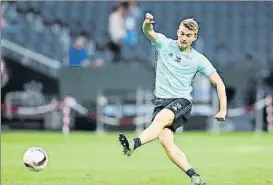  ?? FOTO: GETTY IMAGES ?? Matthijs de Ligt, central que a sus 18 años ya despunta en el Ajax