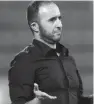  ??  ?? Djamel Belmadi, le sélectionn­eur algérien, veut meubler son stage à Doha par un second mach amical.