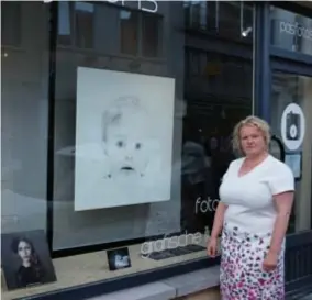  ?? FOTO JB ?? Kristel Nijskens: “Ik wil pure ambachten een plaats geven in mijn winkel.”