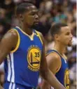  ?? DARRYL DYCK/THE CANADIAN PRESS ?? The rich got richer when Kevin Durant, left, joined Stephen Curry and Golden State.