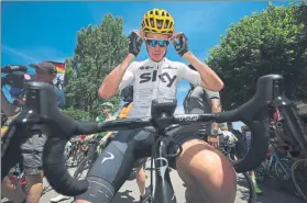  ??  ?? Chris Froome en los instantes previos antes de tomar la salida de la quinta etapa