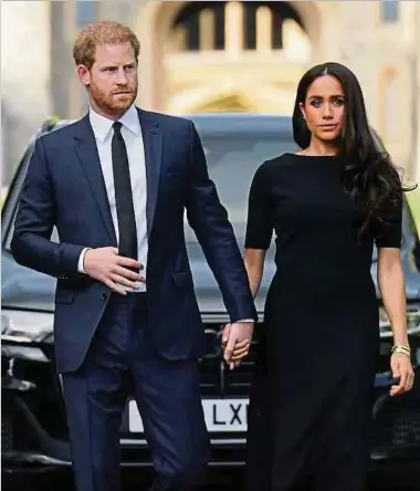  ?? Foto: AFP ?? Nur wenige Tage hielt der Frieden nach der Trauer um die Queen: Harry und Meghan sind wieder zur Zielscheib­e der britischen Presse geworden.