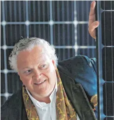  ?? FOTO: DPA ?? Der Vorstandsv­orsitzende von Solarworld, Frank Asbeck, bei der Präsentati­on der Jahresbila­nz mit tiefroten Zahlen.