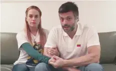  ??  ?? Imagen tomada del video grabado el 17 de julio y difundido ayer, donde Leopoldo López habla del embarazo de su esposa Lilian Tintori.