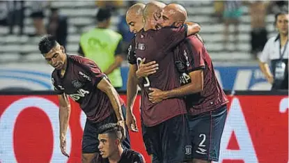  ?? (RAMIRO PEREYRA) ?? Junior Arias, Santiago Silva y Lucas Olaza. El tridente de uruguayos goleadores que tiene la “T”.