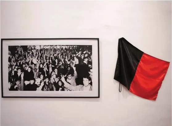  ??  ?? El Consejo Nacional de Huelga en una marcha el 27 de Agosto de 1968, fotografía exhibida en la exposición: 1968 a través de la Memoria.