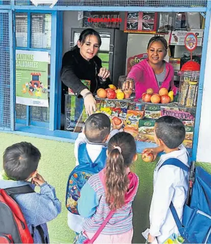  ?? (ANTONIO CARRIZO) ?? No más chicles. En la escuela municipal Arturo Illia, los chicos ya pueden elegir alimentos saludables.