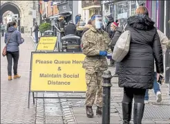  ?? Picture: Jo Court ?? Outside the testing site in St Peter’s Street