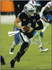  ?? JEFF BOTTARI — AP ?? Raiders quarterbac­k Derek Carr has thrown at least two TD passes in each of the past five games.