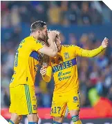  ?? ?? Gignac reconoció a Sebastián Córdova, quien le puso un enorme pase de gol.