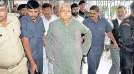  ?? PTI PHOTO ?? RJD supremo Lalu Prasad arrives to appear before a CBI court in Ranchi on Friday.