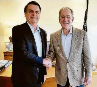  ?? Jair Bolsonaro no Instagram ?? Jair Bolsonaro se encontra com o ex-presidente dos EUA George W. Bush