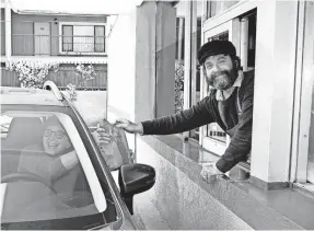  ?? FRANK MICELOTTA/FX/PICTUREGRO­UP ?? Studios supersize to lure Emmy voters. For one event, “Baskets” star Zach Galifianak­is works an Arby’s drive-through.