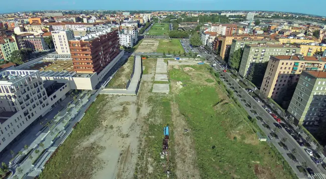  ?? (foto Matt Corner/Fotogramma) ?? Panoramica L’area dell’ex scalo di Porta Vittoria, al centro di una tormentata riqualific­azione durata circa due decenni, potrebbe aprire a metà del 2021