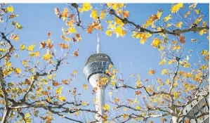  ?? FOTO: DPA ?? Wie hier in Düsseldorf war am Wochenende in ganz NRW der Himmel blau. Das soll wird sich jetzt aber ändern.