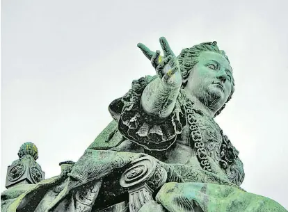  ??  ?? Maria Theresia hat’s gut, sie steht unter Denkmalsch­utz. Die Behörde, die dafür und für die Denkmalpfl­ege zuständig ist, muss massive Kritik des Rechnungsh­ofes einstecken.