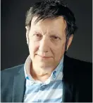  ?? Foto: AFP / Bertrand Guay ?? Er gilt als kritischer Kopf: Robert Lepage. Jetzt wird er kritisiert.