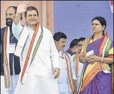  ?? PTI ?? Congress President Rahul Gandhi waves at the crowd during an election rally in Gadwal, Telangana, on Monday.