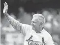  ?? JEFF ROBERSON/AP ?? Tim McCarver, a member of the St. Louis Cardinals’ 1967 World Series championsh­ip team, takes part in a ceremony honoring the 50th anniversar­y of the victory before the start of a 2017 game in St. Louis.