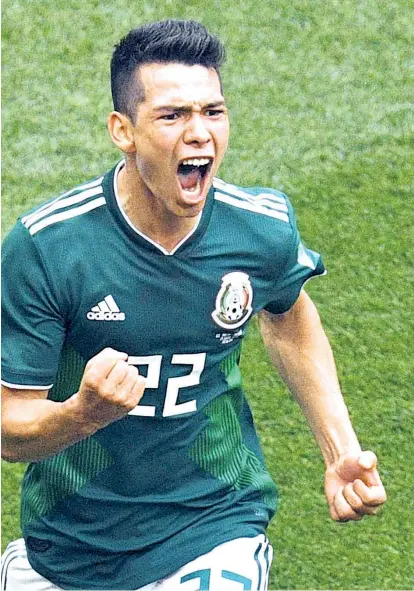  ??  ?? Hirving Lozano und die Freude über das Siegestor gegen Deutschlan­d. Es fiel schon in der 35. Minute, und es war verdient. Mexiko hatte zuvor schon etliche Chancen vergeben und vergab später noch mehr.