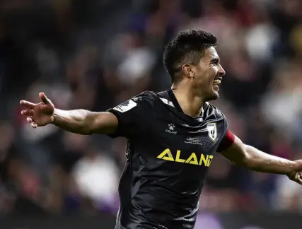  ?? PHOTO: GETTY IMAGES ?? Captain fantastic . . . Macarthur FC skipper Ulises Davila celebrates his penalty near the end of the Australia Cup final in Sydney on Saturday night.