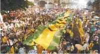  ?? ALEXANDRE BRUM / AGENCIA O DIA ?? Manifestan­tes se reúnem em Copacabana contra habeas corpus