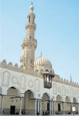  ?? ?? El Cairo. Mezquita de la Universida­d de Al-Azhar. Allí estudió Alhacén.