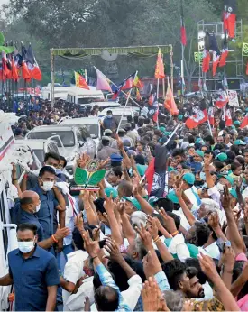  ?? JAISON G ?? PROMISING THE EARTH Tamil Nadu chief minister E.K. Palaniswam­i at a rally in Madurai