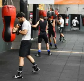  ?? FOTO JAN VAN DER PERRE ?? De leden van de boksclub moeten verhuizen. De crossfit kan eventueel blijven.