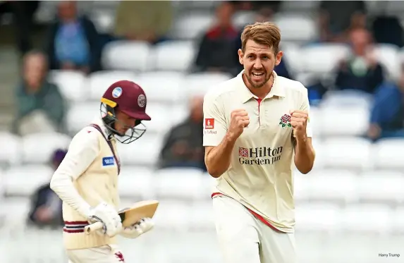  ?? Harry Trump ?? Lancashire’s Tom Bailey celebrates the wicket of James Hildreth in the County Championsh­ip as Somerset go down to another heavy defeat in Taunton