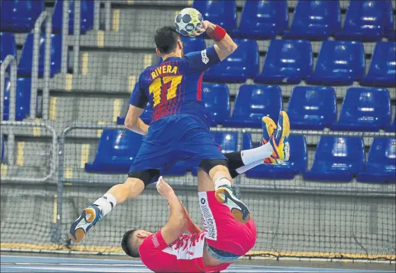  ?? FOTO: PEP MORATA ?? Valero Rivera con 13 tantos fue el máximo anotador del encuentro, a uno del récord de la temporada. Cuando se puso a correr, el Barça fue inabordabl­e para el Cangas