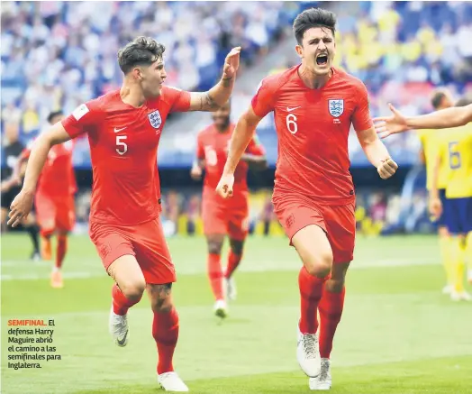  ??  ?? SEMIFINAL. El defensa Harry Maguire abrió el camino a las semifinale­s para Inglaterra.