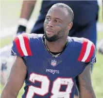  ?? STEVEN SENNE/AP ?? New England Patriots running back James White lost his father, Tyrone, in a car accident Sunday. His mother suffered life-threatenin­g injuries.