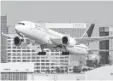  ?? DAVID MCNEW, GETTY IMAGES ?? A 787 Dreamliner operated by United takes off at Los Angeles Internatio­nal Airport on Jan. 9, 2013.