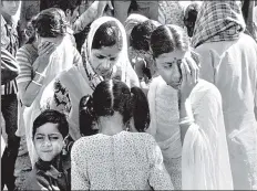  ?? GETTY IMAGES ?? People affected by the leak at a hospital in Bhopal on December 4, 1984.