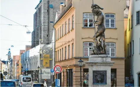  ?? Foto: UIrich Wagner ?? Der Georgsbrun­nen vor der Stadtmetzg.