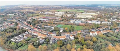  ?? FOTOS (2): HEIKO LEHMANN ?? Blick von oben auf Rilchingen-Hanweiler, den drittgrößt­en Ortsteil der Gemeinde Kleinblitt­ersdorf.