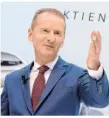  ?? Foto: Swen Pförtner/dpa ?? Verstärkt die Investitio­nen in China: Vw-chef Herbert Diess.