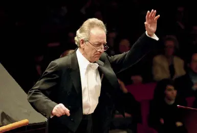  ??  ?? Sul podio Il russo Yuri Temirkanov, nominato a novembre direttore onorario a vita dell’Accademia di Santa Cecilia