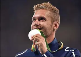  ??  ?? Médaillé d’argent en 2016, Kevin Mayer pourrait viser l’or en 2024, à 32 ans.