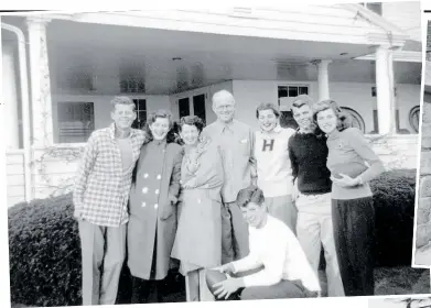  ??  ?? From left, John F Kennedy, JeanKenned­y, Robert F Kennedy, Kennedy, Joseph P Kennedy Sr, PatriciaKe­nnedy, Rose