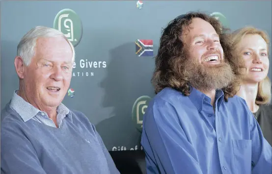  ?? PICTURE: MATTHEWS BALOYI ?? JOVIAL MOOD: Malcolm McGown, father of Stephen McGown, and his wife Catherine share a light moment during a press conference yesterday. Stephen, who was held hostage by militants in a Mali desert for almost six years, is still angry at his captors for...