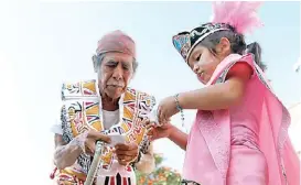  ??  ?? Danzantes de todas las generacion­es participar­on ayer en el festejo