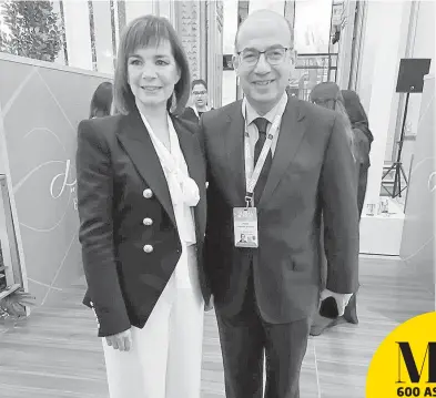  ?? JUAN LUIS RAMOS ?? Julia Simpson y el expresiden­te, en Riad