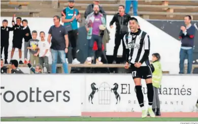  ?? ERASMO FENOY ?? Gerard Oliva festeja su gol ante el Sevilla Atlético.